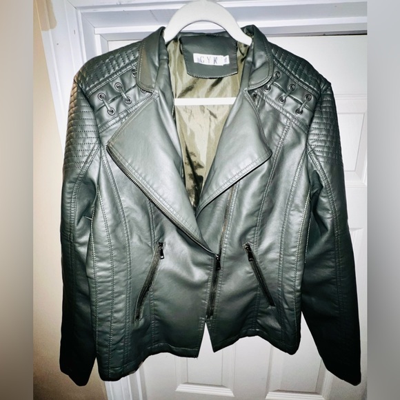 Green Moto faux leather jacket size XXL with  stitched and patterned shoulders - Picture 2 of 4